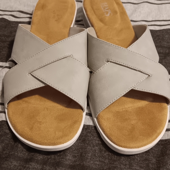 Chaps Olessia Size 10B Gray Slides Synthetic Women Sandal Wedge Low Heel Shoes - Picture 2 of 5